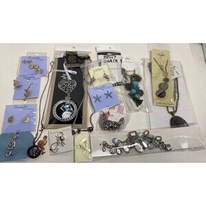 New Jewerlry Mixed Lot 19 Piece New With Tags Pins Necklaces Earrings & More